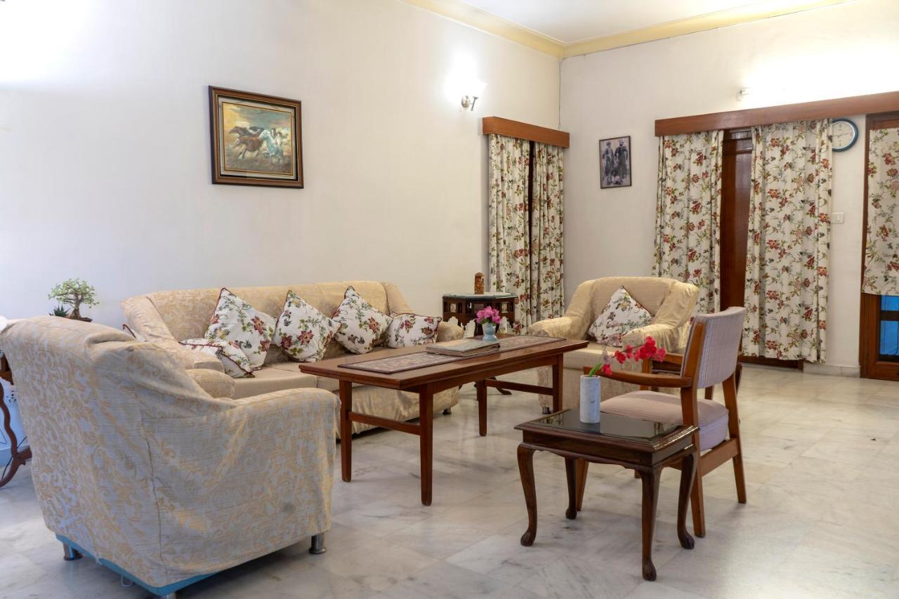 Giri Homestay By Vista Rooms ชัยปุระ ภายนอก รูปภาพ