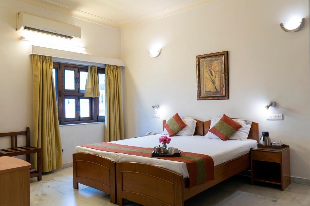Giri Homestay By Vista Rooms ชัยปุระ ภายนอก รูปภาพ